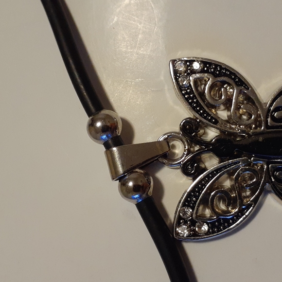 Butterfly Necklace Nice Pendant Claw Adjustable Clasp - Picture 5 of 5